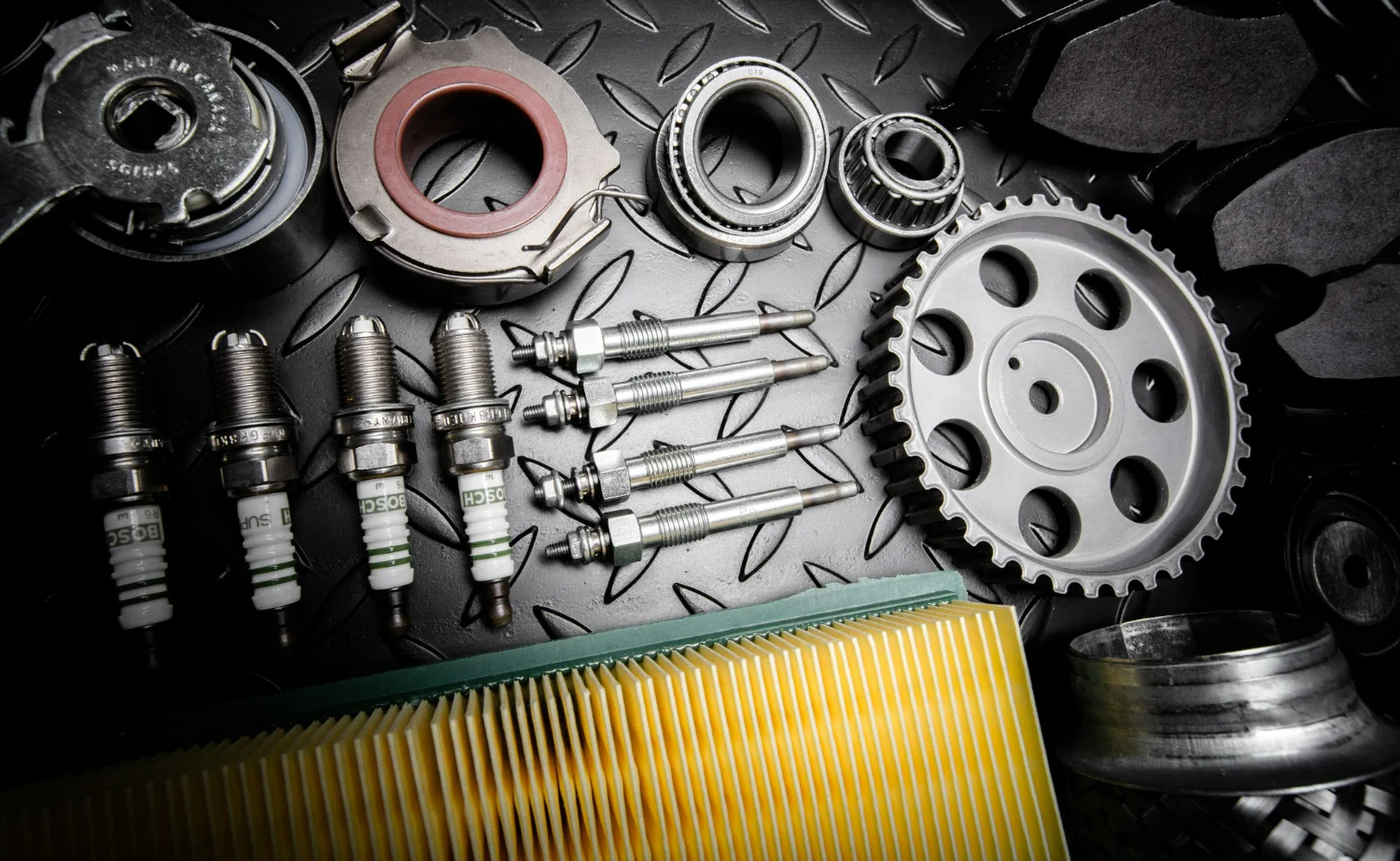 Peças automotivas referenciando um sistema de gestão de estoque de peças automotivas