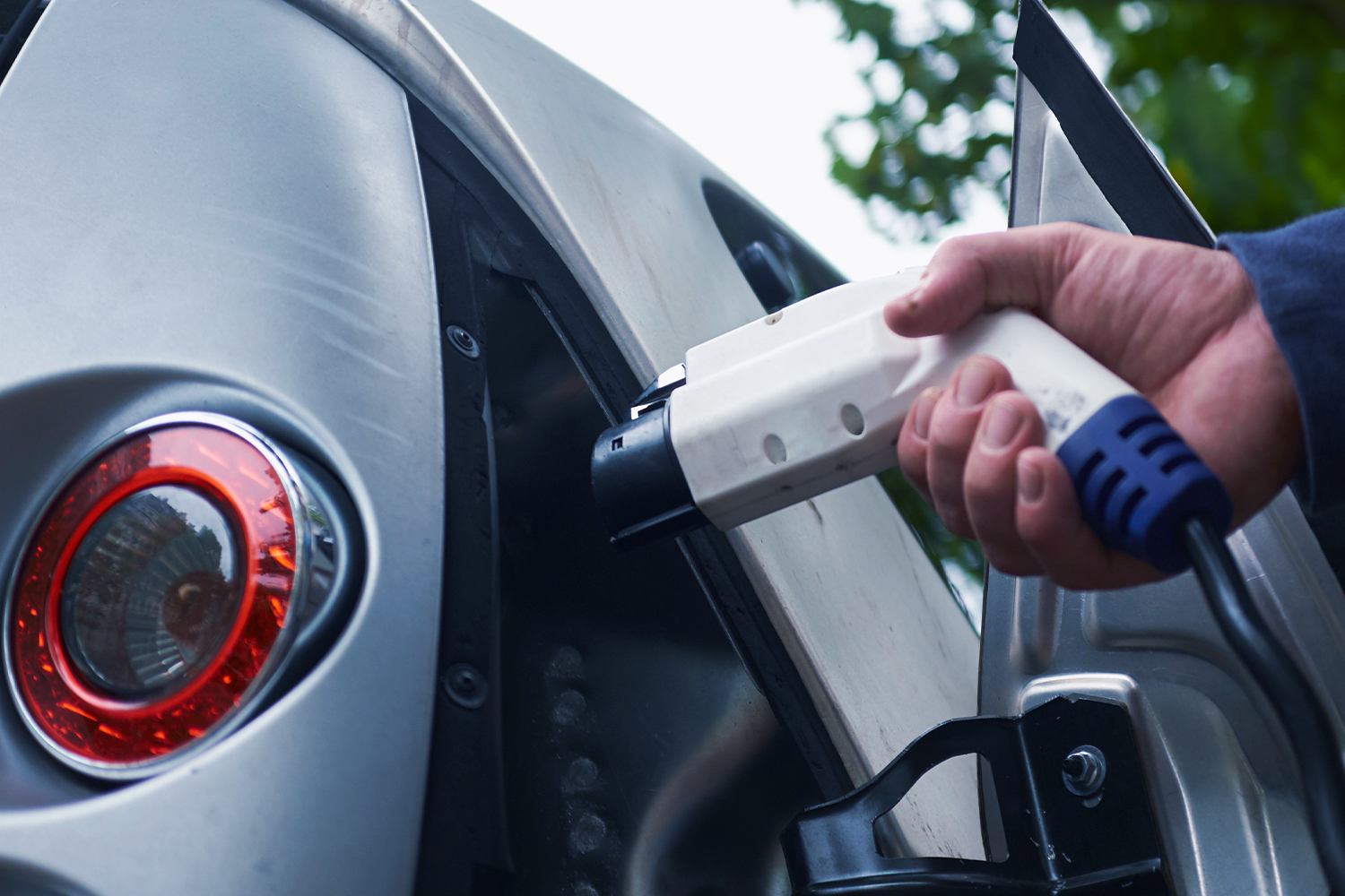 manutenção de carro elétrico