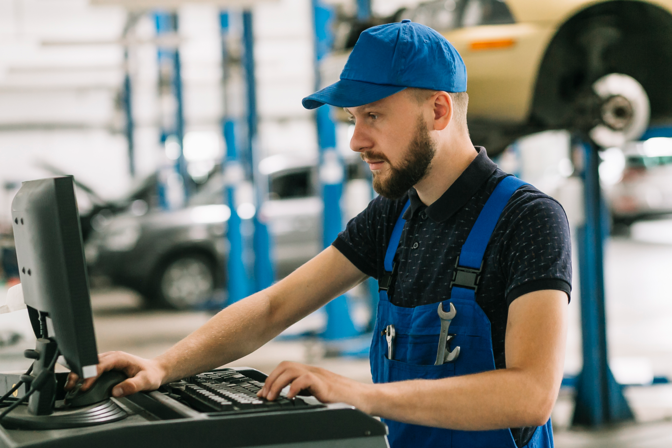 Proprietário de oficina que querem criar um processo operacional de informações de dados dos clientes